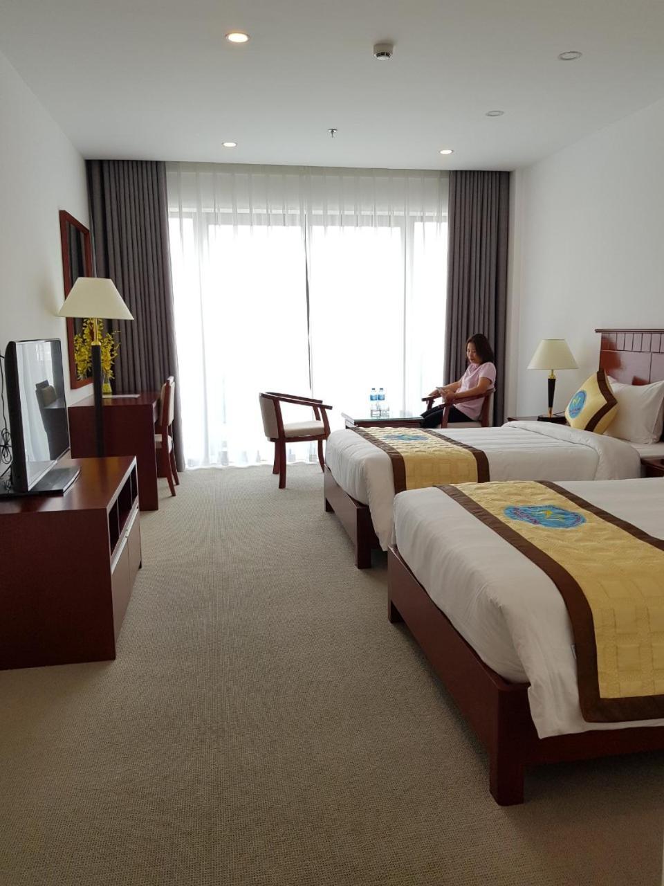 Relax Ha Long Hotel Buitenkant foto